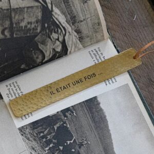 MARQUE PAGE métal doré martelé Il était une fois