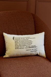 Coussin Cyrano Tirade du Nez PÉNINSULE  <Br>  SOPHIE JANIÈRE