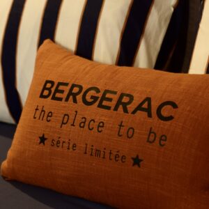 Coussin rectangulaire Bergerac The Place to Be PÉNINSULE by SOPHIE JANIÈRE